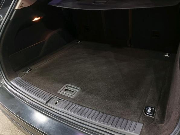 Volkswagen Touareg II с пробегом 2011 года, цена 1 690 000 рублей, 258910 км, внедорожник, Автокод Объявления
