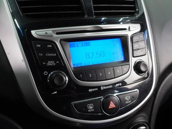 Hyundai Solaris I с пробегом 2013 года, цена 987 000 рублей, 123015 км, седан, Автокод Объявления