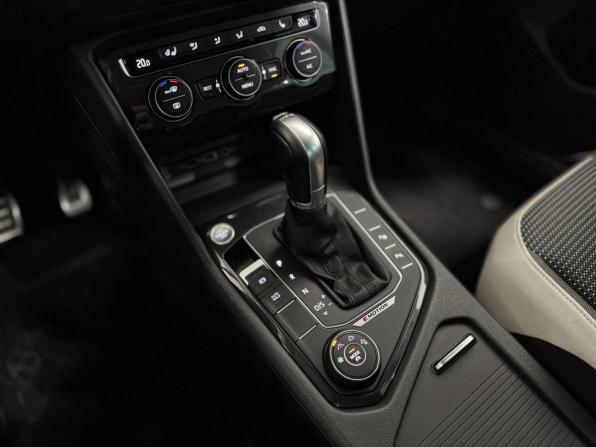 Volkswagen Tiguan II с пробегом 2019 года, цена 2 549 000 рублей, 122637 км, внедорожник, Автокод Объявления