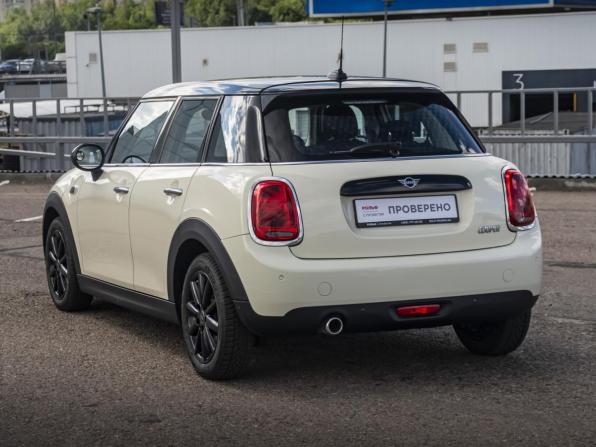 Mini Hatch III (F55/F56) Рестайлинг с пробегом 2019 года, цена 2 290 000 рублей, 26024 км, хэтчбек, Автокод Объявления