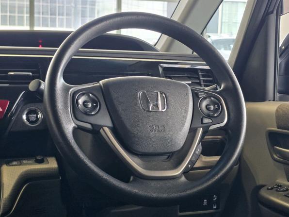 Honda Stepwgn V с пробегом 2016 года, цена 1 799 000 рублей, 141488 км, минивэн, Автокод Объявления