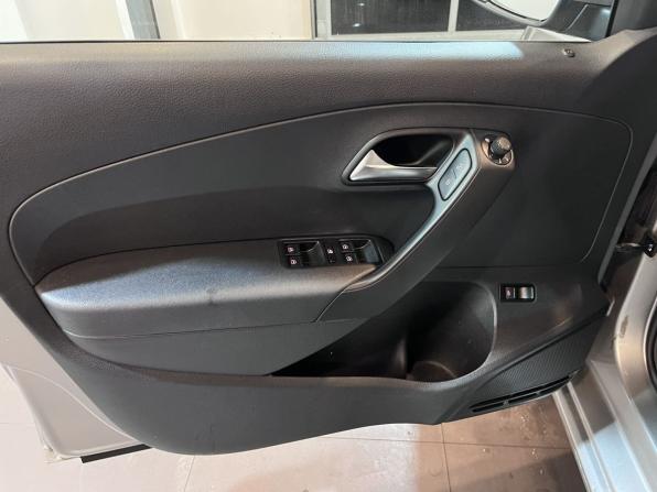 Volkswagen Polo V Рестайлинг с пробегом 2019 года, цена 1 394 000 рублей, 140790 км, седан, Автокод Объявления