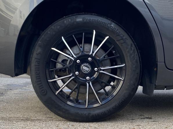 Toyota Verso I Рестайлинг с пробегом 2013 года, цена 1 419 000 рублей, 148021 км, компактвэн, Автокод Объявления
