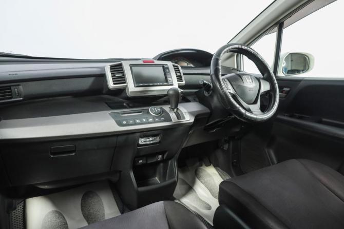 Honda Freed I с пробегом 2010 года, цена 1 029 000 рублей, 207000 км, компактвэн, Автокод Объявления