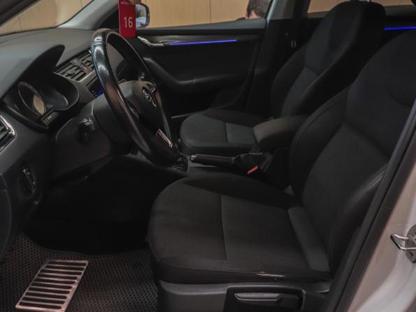 Skoda Octavia III (A7) Рестайлинг с пробегом 2017 года, цена 1 490 000 рублей, 203892 км, лифтбек, Автокод Объявления