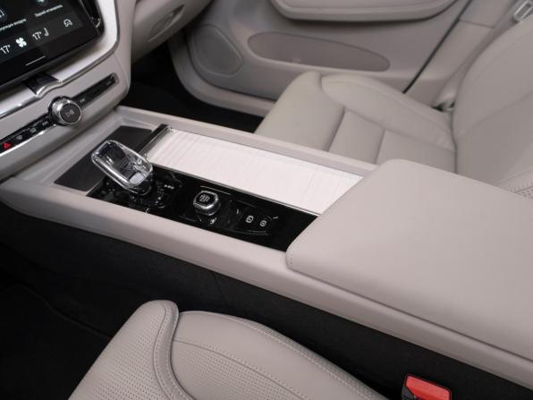 Volvo XC60 II Рестайлинг 2 с пробегом 2026 года, цена 8 100 000 рублей, 50 км, внедорожник, Автокод Объявления