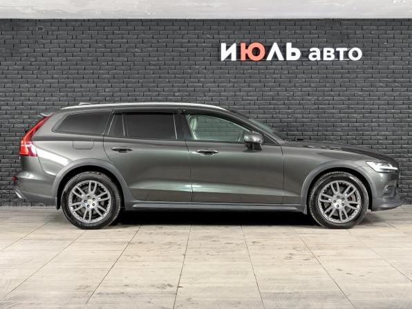Volvo V60 Cross Country II с пробегом 2020 года, цена 3 700 000 рублей, 110911 км, универсал, Автокод Объявления