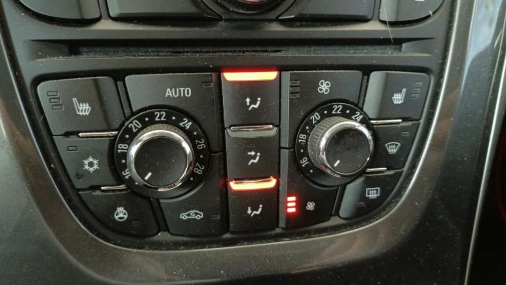 Opel Astra J Рестайлинг Вологда  - изображение 20