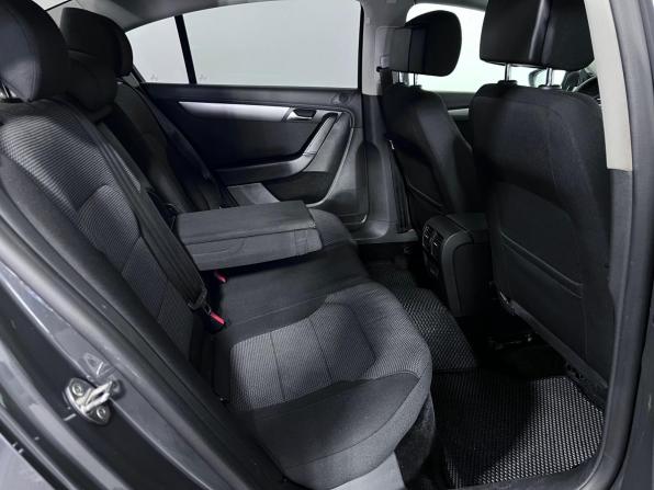 Volkswagen Passat B7 с пробегом 2011 года, цена 895 000 рублей, 200053 км, седан, Автокод Объявления