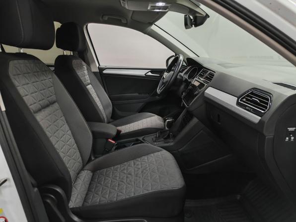 Volkswagen Tiguan II Рестайлинг с пробегом 2021 года, цена 2 493 000 рублей, 127280 км, внедорожник, Автокод Объявления