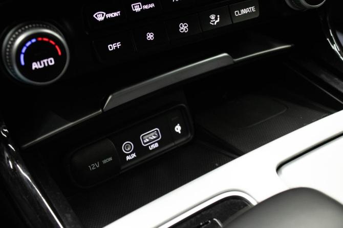 Kia Stinger I с пробегом 2018 года, цена 2 349 000 рублей, 160811 км, лифтбек, Автокод Объявления