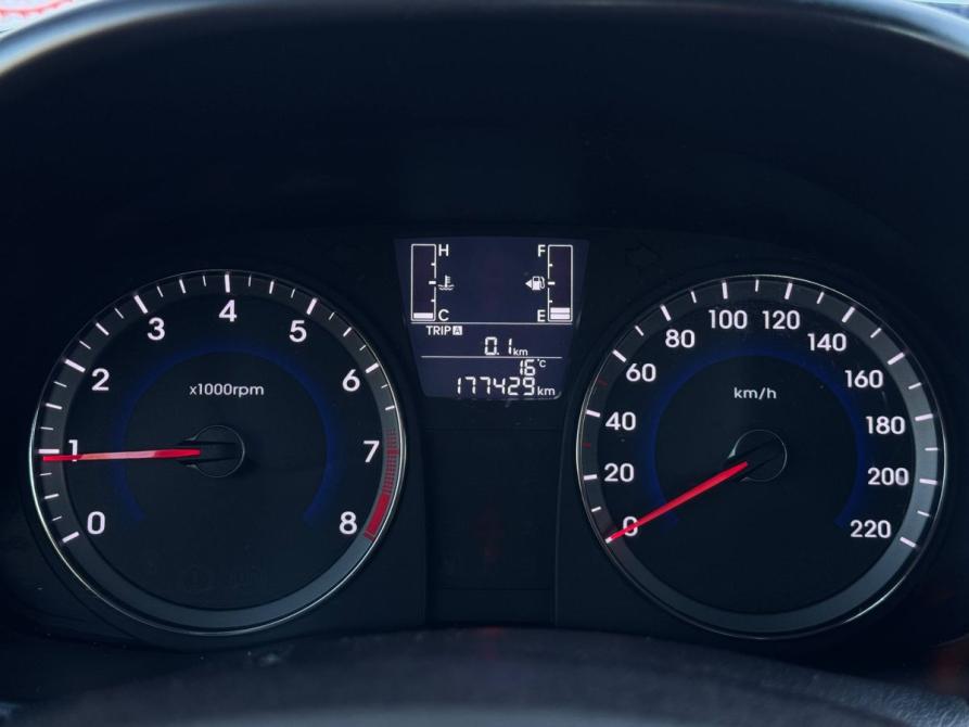 Hyundai Solaris I Рестайлинг Екатеринбург  - изображение 21