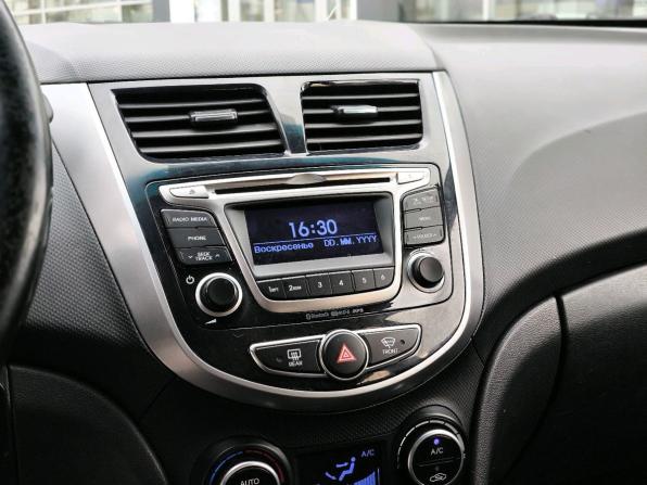 Hyundai Solaris I Рестайлинг с пробегом 2015 года, цена 820 000 рублей, 98300 км, хэтчбек, Автокод Объявления