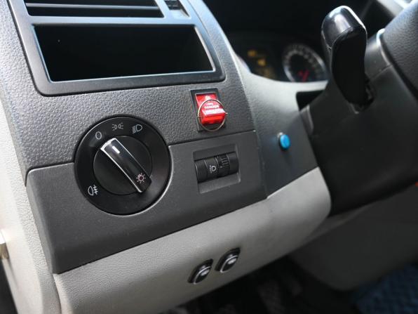 Volkswagen Transporter T5 Рестайлинг с пробегом 2012 года, цена 999 500 рублей, 334416 км, фургон, Автокод Объявления