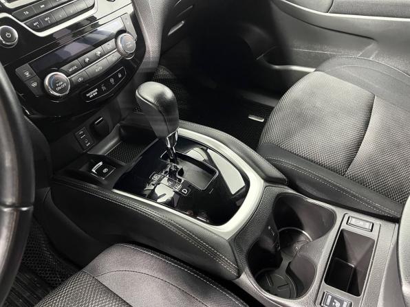 Nissan Qashqai II с пробегом 2017 года, цена 1 890 000 рублей, 71781 км, внедорожник, Автокод Объявления