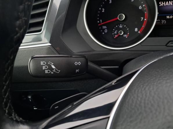 Volkswagen Tiguan II с пробегом 2017 года, цена 1 700 000 рублей, 215450 км, внедорожник, Автокод Объявления