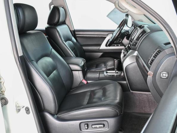Toyota Land Cruiser 200 Series Рестайлинг 1 с пробегом 2015 года, цена 4 349 000 рублей, 178173 км, внедорожник, Автокод Объявления