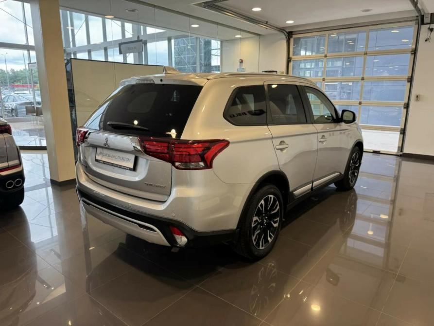 Mitsubishi Outlander III Рестайлинг 3 Подольск  - изображение 4