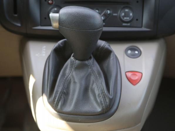 Renault Scenic II Рестайлинг с пробегом 2006 года, цена 395 000 рублей, 218500 км, компактвэн, Автокод Объявления