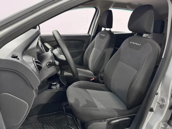 Renault Sandero II Рестайлинг с пробегом 2019 года, цена 1 099 000 рублей, 65986 км, хэтчбек, Автокод Объявления