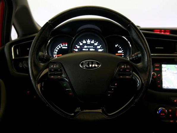 Kia Ceed II Рестайлинг с пробегом 2016 года, цена 1 090 000 рублей, 130381 км, хэтчбек, Автокод Объявления