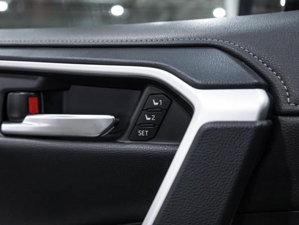 Toyota RAV4 V (XA50) с пробегом 2022 года, цена 3 299 700 рублей, 99718 км, внедорожник, Автокод Объявления
