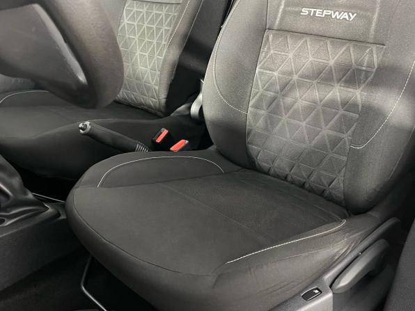 Renault Sandero II с пробегом 2015 года, цена 850 000 рублей, 89070 км, хэтчбек, Автокод Объявления