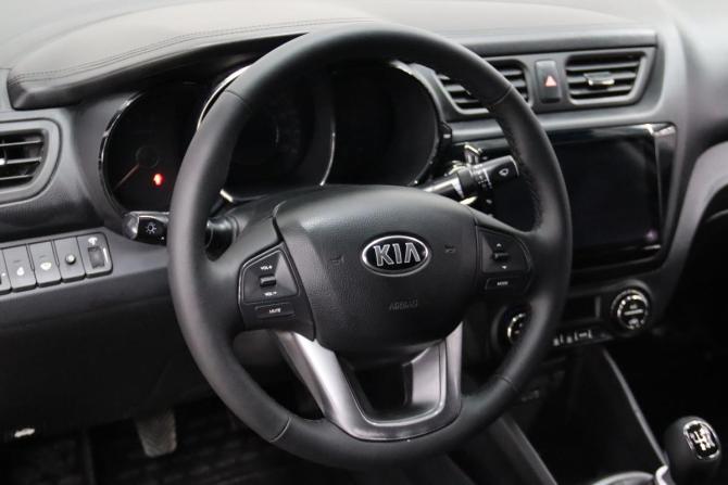 Kia Rio III Рестайлинг с пробегом 2015 года, цена 895 850 рублей, 149444 км, седан, Автокод Объявления