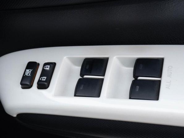 Toyota Wish II с пробегом 2012 года, цена 1 350 000 рублей, 113548 км, минивэн, Автокод Объявления