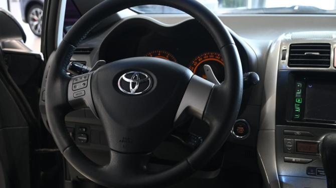 Toyota Auris I с пробегом 2007 года, цена 595 000 рублей, 270000 км, хэтчбек, Автокод Объявления
