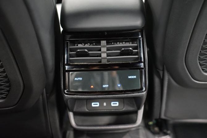 Geely Monjaro I с пробегом 2023 года, цена 3 550 000 рублей, 42000 км, внедорожник, Автокод Объявления