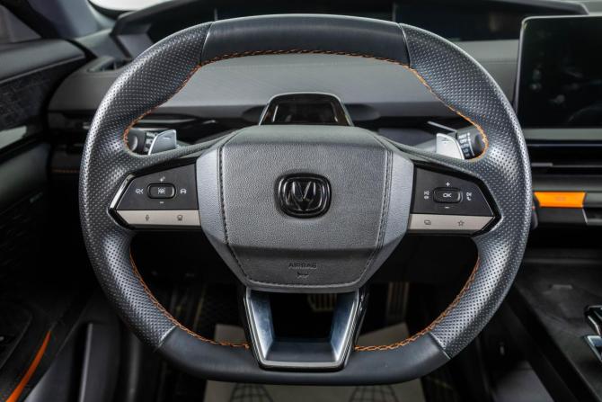 Changan UNI-V I с пробегом 2022 года, цена 2 659 000 рублей, 55000 км, лифтбек, Автокод Объявления