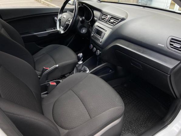 Kia Rio III Рестайлинг с пробегом 2017 года, цена 1 095 000 рублей, 108000 км, седан, Автокод Объявления
