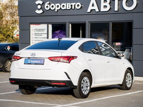 Hyundai Solaris II Рестайлинг с пробегом 2022 года, цена 1 460 000 рублей, 118059 км, седан, Автокод Объявления