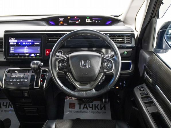 Honda Stepwgn V Рестайлинг с пробегом 2019 года, цена 2 195 000 рублей, 76109 км, минивэн, Автокод Объявления