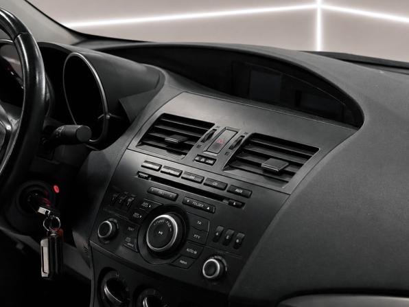 Mazda 3 II (BL) Рестайлинг с пробегом 2012 года, цена 1 095 000 рублей, 185000 км, седан, Автокод Объявления