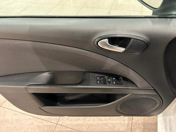 SEAT Leon II Рестайлинг с пробегом 2012 года, цена 569 000 рублей, 209291 км, хэтчбек, Автокод Объявления