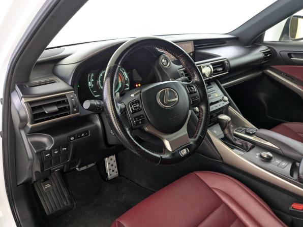 Lexus IS III Рестайлинг с пробегом 2018 года, цена 3 380 000 рублей, 89700 км, седан, Автокод Объявления
