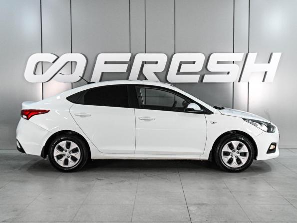 Hyundai Solaris II с пробегом 2018 года, цена 1 039 000 рублей, 147738 км, седан, Автокод Объявления