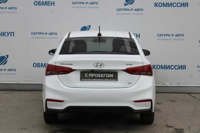 Hyundai Solaris II с пробегом 2018 года, цена 1 050 000 рублей, 186000 км, седан, Автокод Объявления