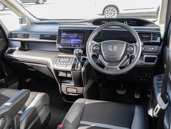 Honda Stepwgn V Рестайлинг с пробегом 2020 года, цена 2 680 000 рублей, 70722 км, минивэн, Автокод Объявления