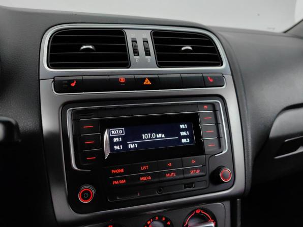 Volkswagen Polo V Рестайлинг с пробегом 2019 года, цена 888 000 рублей, 165651 км, седан, Автокод Объявления
