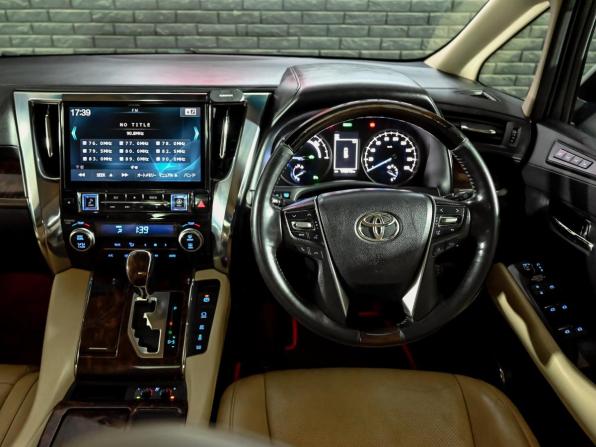 Toyota Alphard III Рестайлинг с пробегом 2018 года, цена 4 045 000 рублей, 170911 км, минивэн, Автокод Объявления