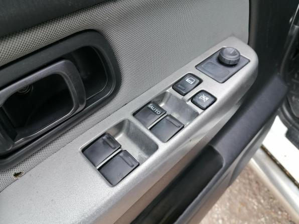 Nissan NP300 с пробегом 2010 года, цена 1 155 000 рублей, 317951 км, пикап, Автокод Объявления