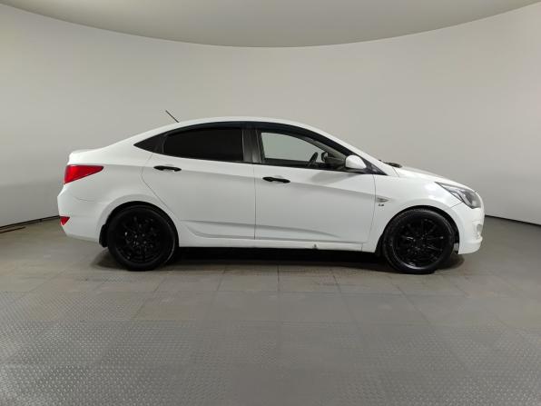 Hyundai Solaris I Рестайлинг с пробегом 2015 года, цена 685 000 рублей, 216000 км, седан, Автокод Объявления