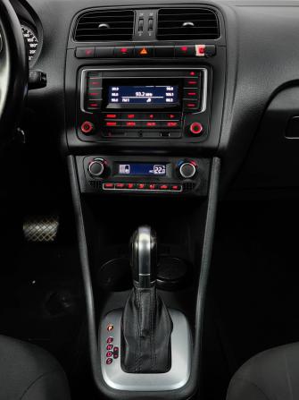Volkswagen Polo V Рестайлинг с пробегом 2017 года, цена 1 111 000 рублей, 151206 км, седан, Автокод Объявления