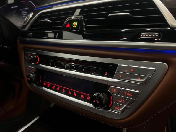 BMW 7 серии VI (G11/G12) Рестайлинг с пробегом 2019 года, цена 8 755 000 рублей, 110590 км, седан, Автокод Объявления