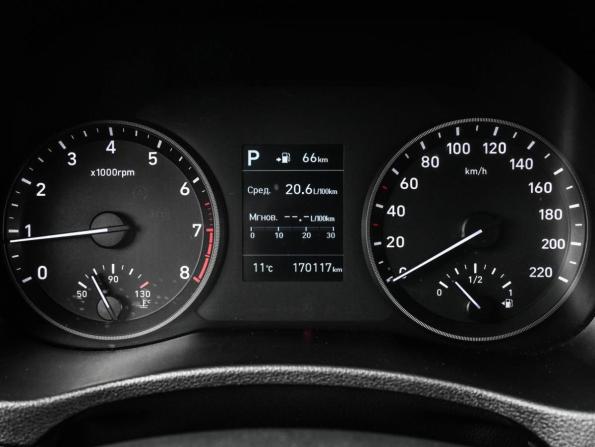 Hyundai Solaris II с пробегом 2018 года, цена 1 164 000 рублей, 170117 км, седан, Автокод Объявления