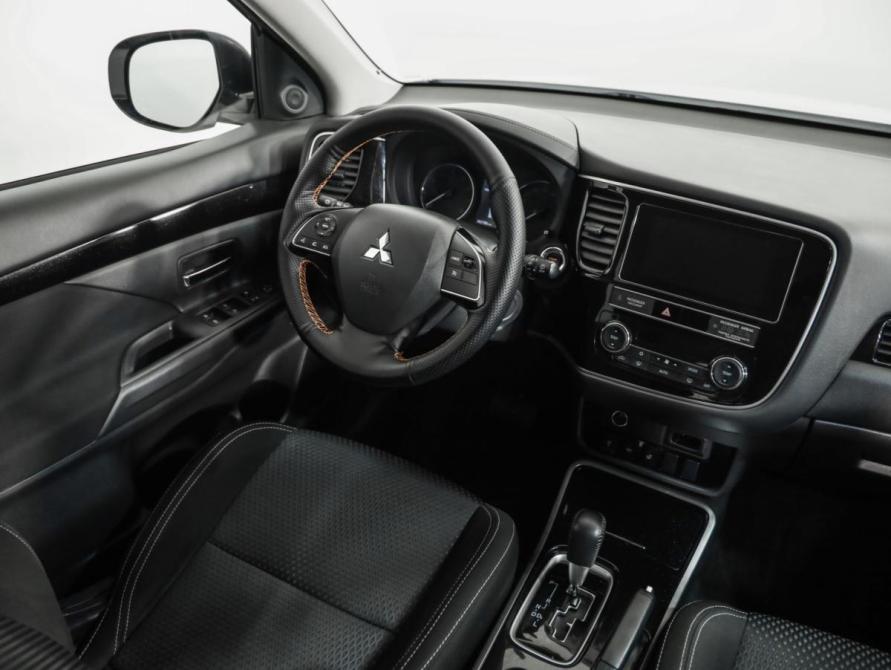 Mitsubishi Outlander III Рестайлинг 3 Санкт-Петербург  - изображение 9