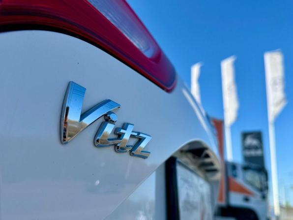 Toyota Vitz III (XP130) Рестайлинг 2 с пробегом 2018 года, цена 1 045 000 рублей, 92114 км, хэтчбек, Автокод Объявления